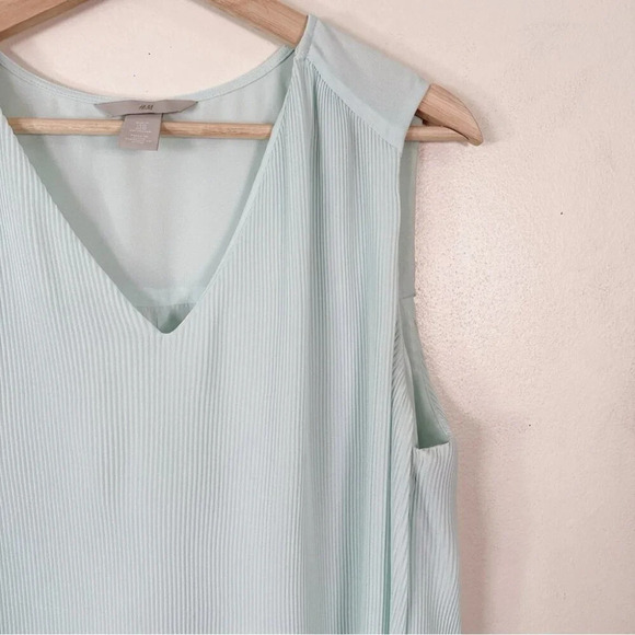 H&M Womens Size Medium  Pleated Chiffon Top Light Turquoise - Picture 6 of 14